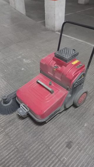 Máquina barredora aspiradora a batería