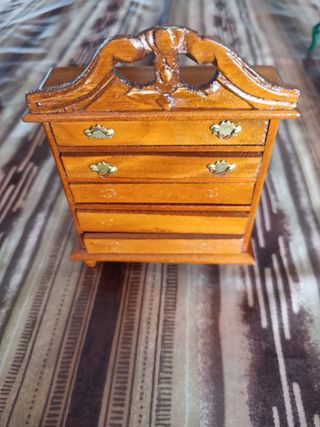 Oggetti fatti e pitturati a mano