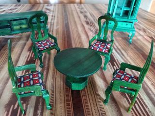 Oggetti fatti e pitturati a mano