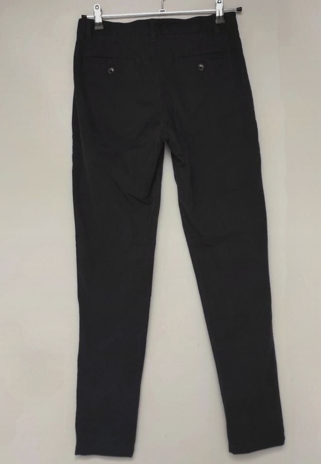 Pantalón pitillo negro fórmula joven