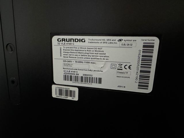 TV Grundig 32” con Mando