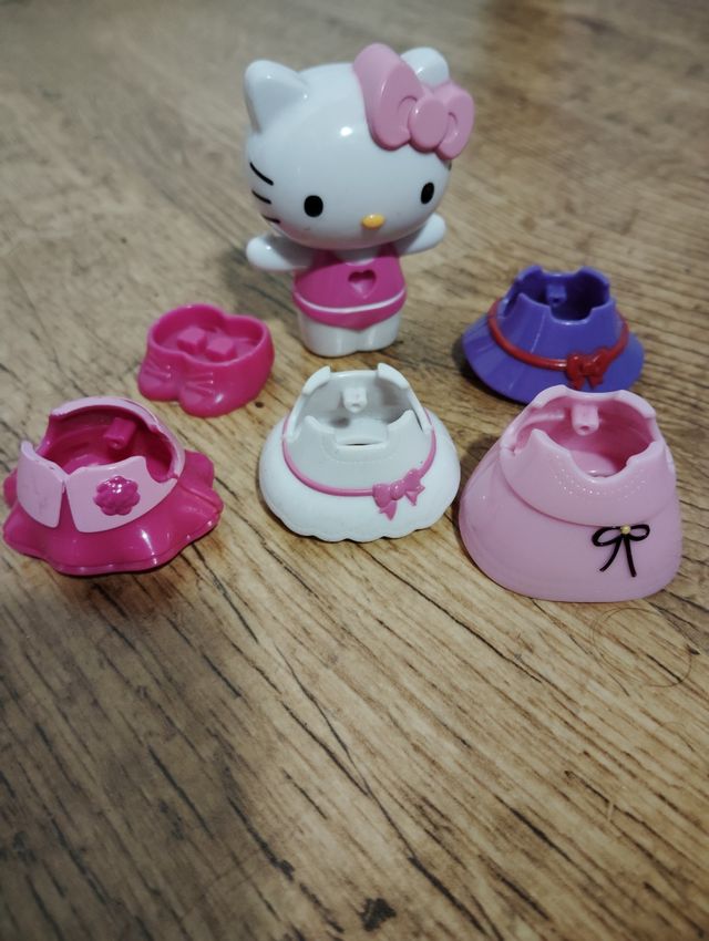 Hello Kitty juguetes y baúl.