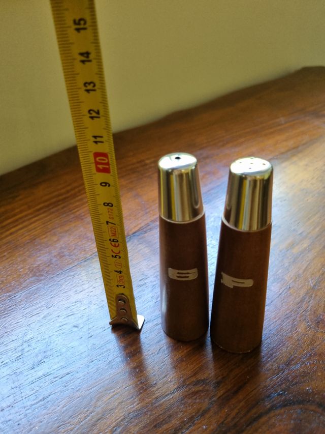 Lote de salseras Pyrex y aperitivos