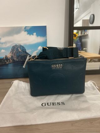 Bolso marca Guess