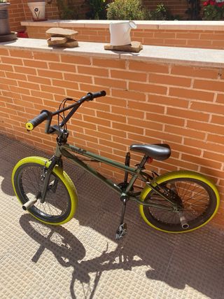 BMX de 20”. Casi Nueva , en muy buen estado .