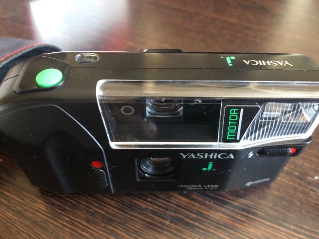 Cámara Yashica J Kyocera – Vintage con funda origina