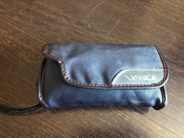 Cámara Yashica J Kyocera – Vintage con funda origina