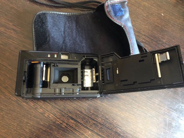 Cámara Yashica J Kyocera – Vintage con funda origina