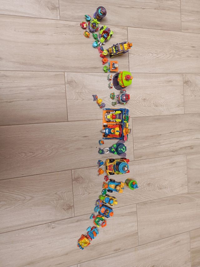 Pack Superthinks Buenos y Malos