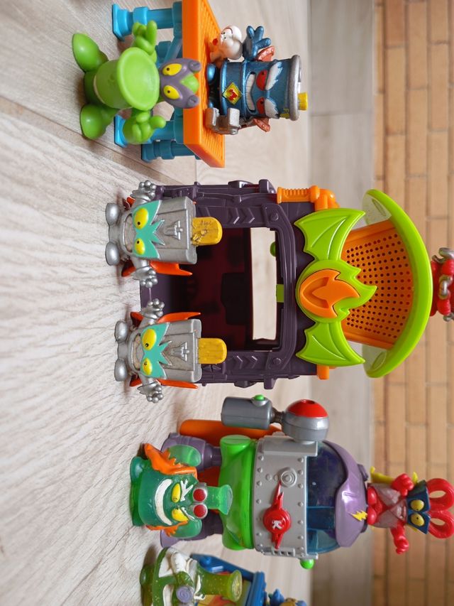 Pack Superthinks Buenos y Malos