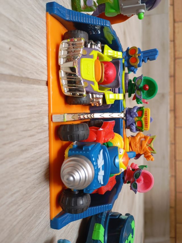 Pack Superthinks Buenos y Malos