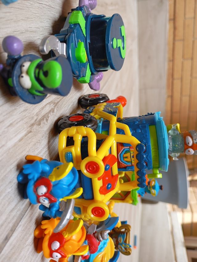 Pack Superthinks Buenos y Malos