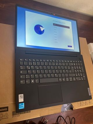 Portatil Lenovo V15 G2 ITL 512GB FullHD Nuevo