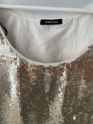 Camiseta dorada talla small