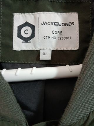 Cazadora Jack and Jones.