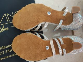 Zapatos de baile latino