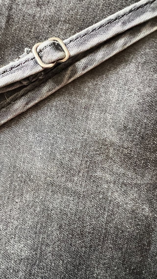 Top gris “Stradivarius”