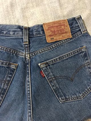 pantalón corto levis
