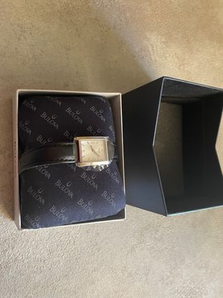 Reloj mujer Bulova a estrenar.