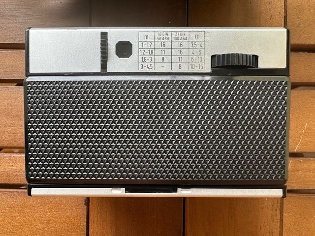 Macchina fotografica Agfa Isorapid IF con custodia