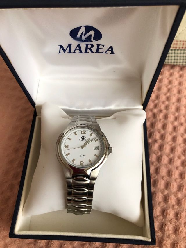 Reloj de acero Marea NUEVO