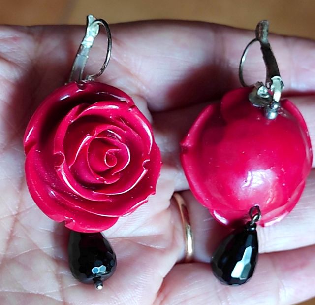 Set orecchini e pendente rose rosse