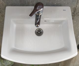 Lavabo Roca Hall + grifo Roca + sifón