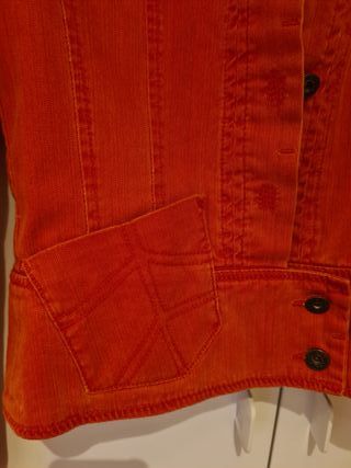 CAZADORA color NARANJA