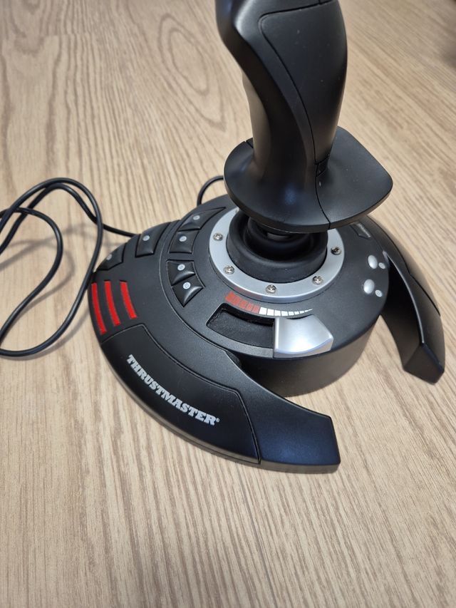 Joystick Thrustmaster T.Flight Stick X