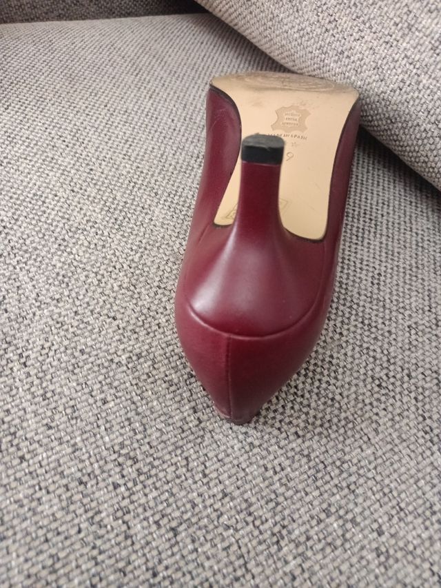 Zapato Burdeos marca Argenta