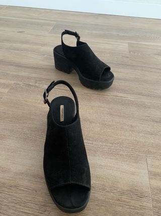 Sandalias negras