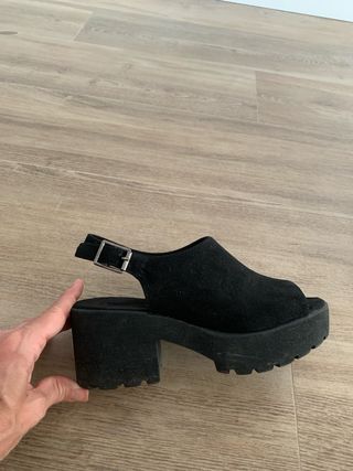 Sandalias negras