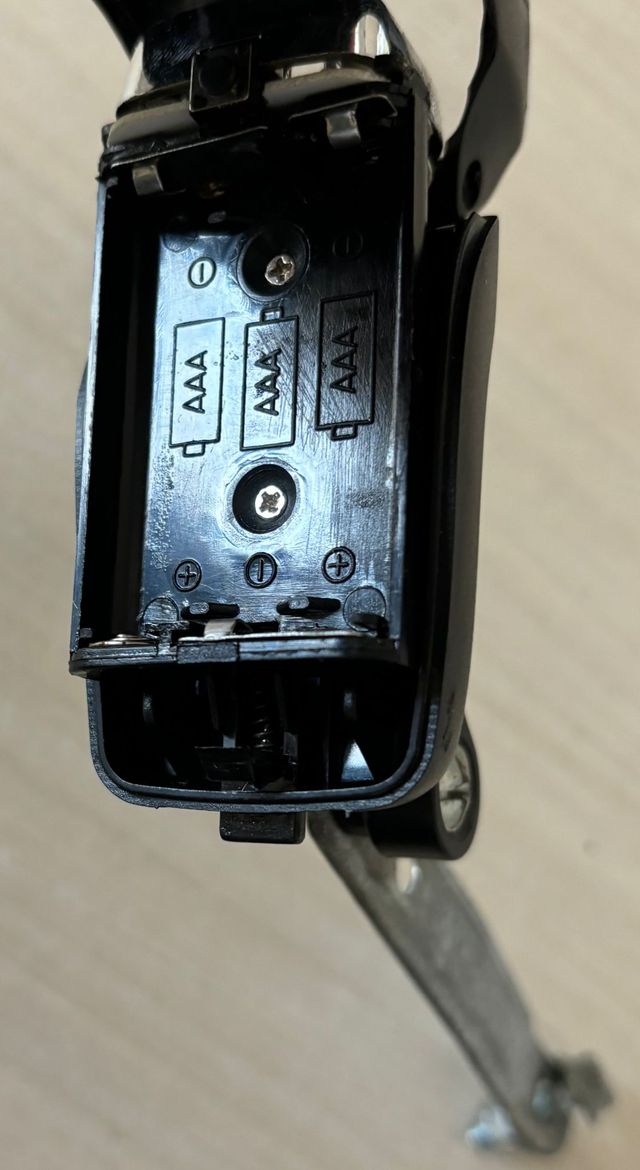 Luce led bianca da bicicletta con staffa montaggio