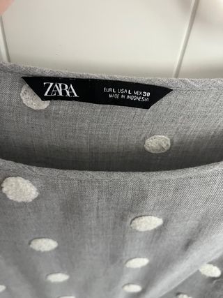 Blusa lunares zara.