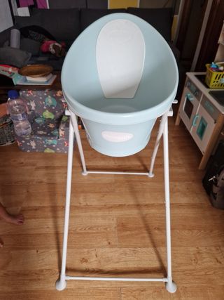 Bañera snuggle verde menta con patas.