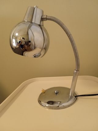 Lampara vintage de mesa.