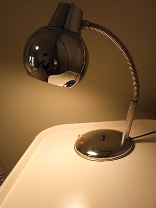 Lampara vintage de mesa.