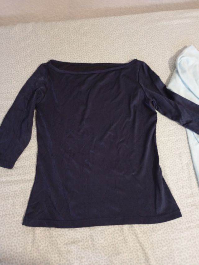 2 camisetas manga francesa/cuello barco.