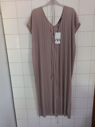 Vestido midi de Zara