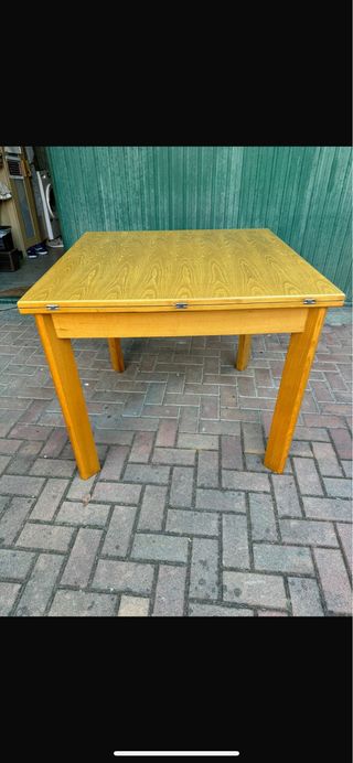 Tavolo da pranzo in legno 