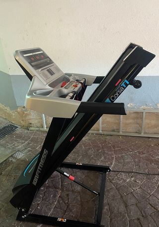 Máquina de correr. Cinta de correr.