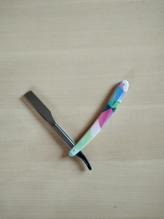 Navaja afeitar 3. Claveles