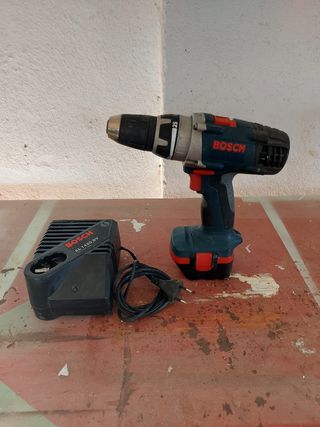 Taladro atornillador 12v. BOSCH