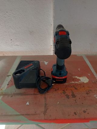 Taladro atornillador 12v. BOSCH