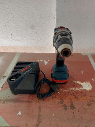 Taladro atornillador 12v. BOSCH