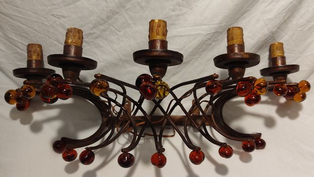 #135 Lámparas apliques hierro y vidrio ambar