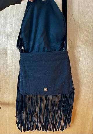 Bolso bandolera de tejido y piel vuelta