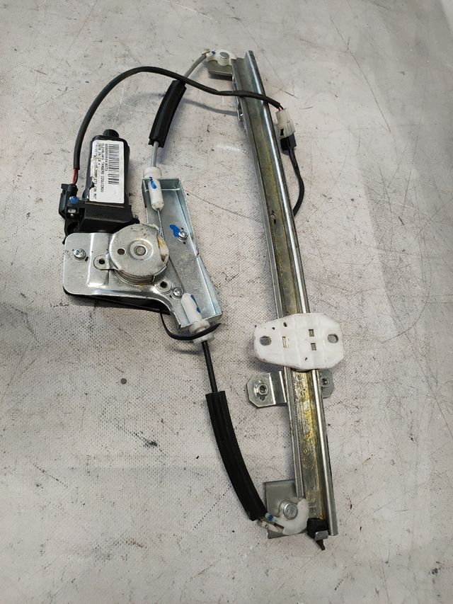 🟢ELEVALUNAS TRASERO IZQUIERDO INDICA