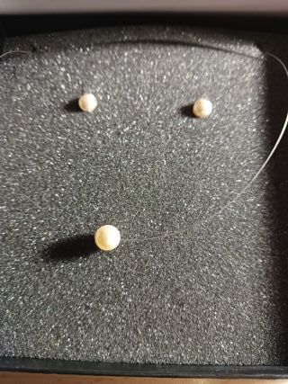 Precioso conjunto de colgante y una perla.