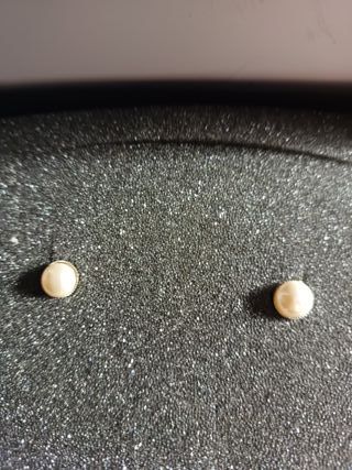Precioso conjunto de colgante y una perla.